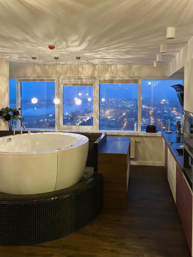 Sky Flat Jacuzzi 27 Floor Apartment ไคลเพดา ภายนอก รูปภาพ