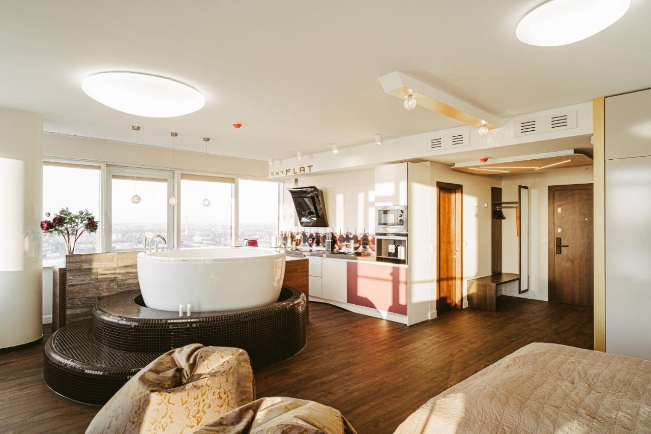 Sky Flat Jacuzzi 27 Floor Apartment ไคลเพดา ภายนอก รูปภาพ
