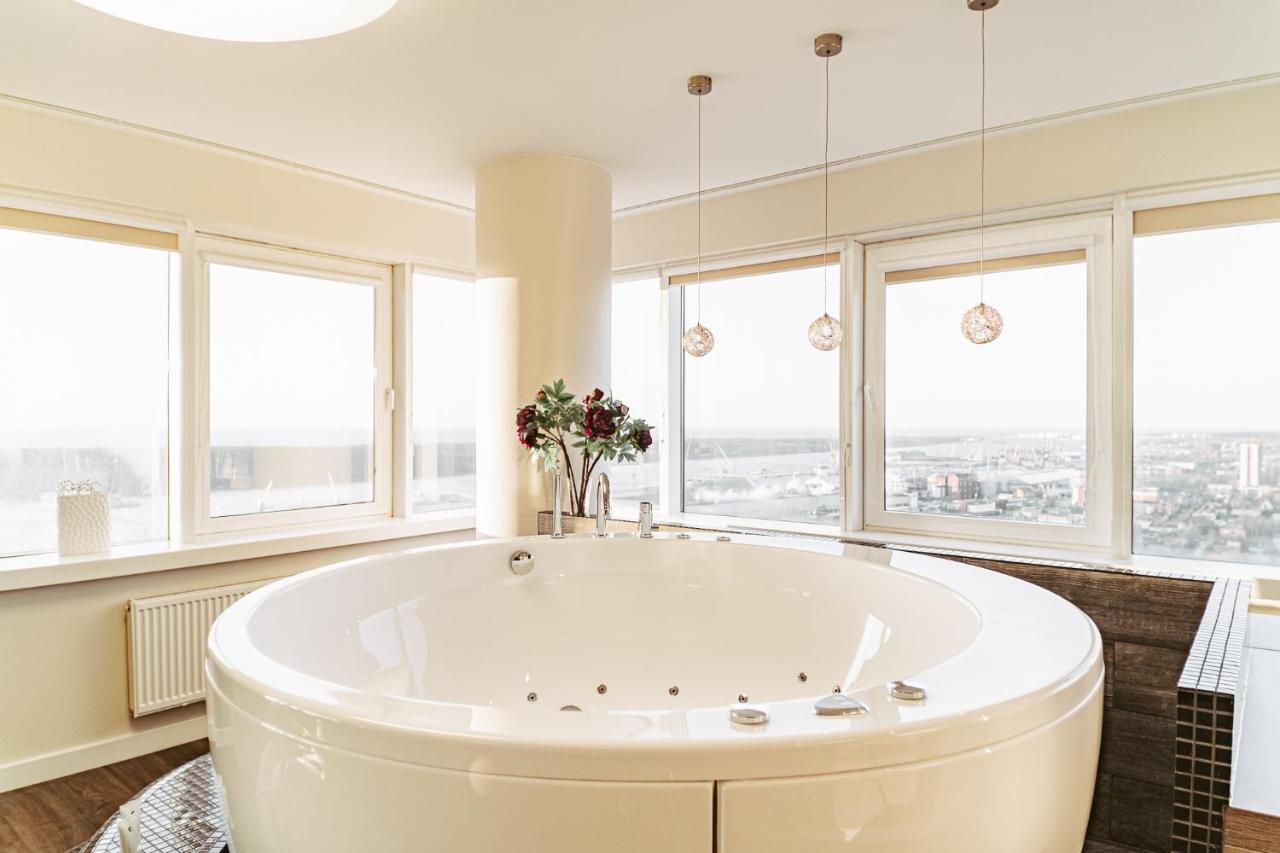 Sky Flat Jacuzzi 27 Floor Apartment ไคลเพดา ภายนอก รูปภาพ